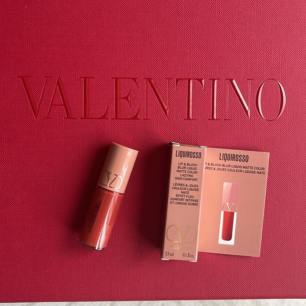 Valentino Liquirosso Lip & Blush Blur Liquid Matte Color 111A .1 oz Mini Size